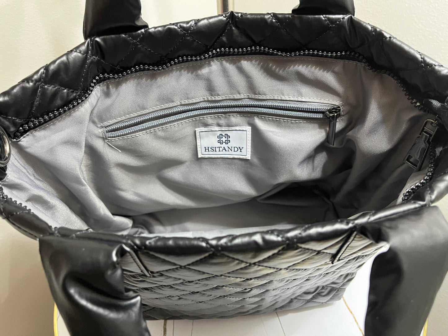 HSITANDY Black quilted tote bag