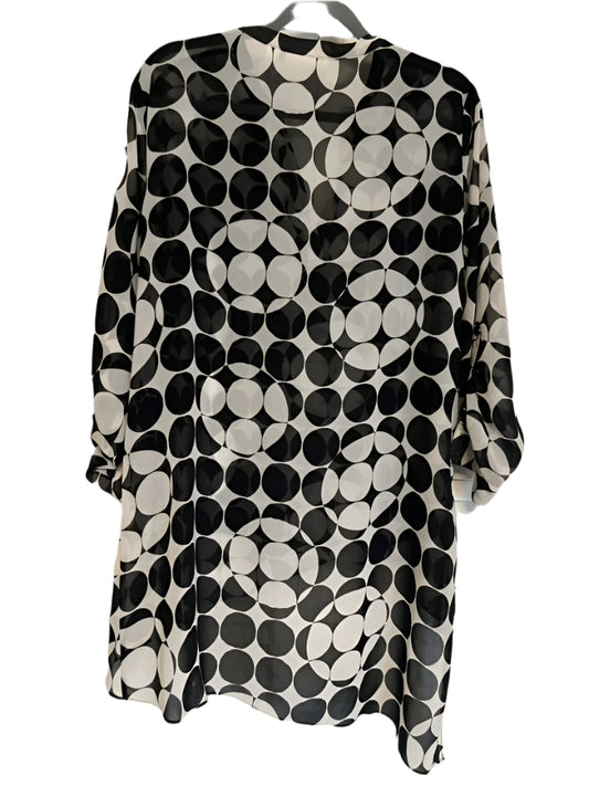 CHICO'S Black and White circle design layered top Size- 2X