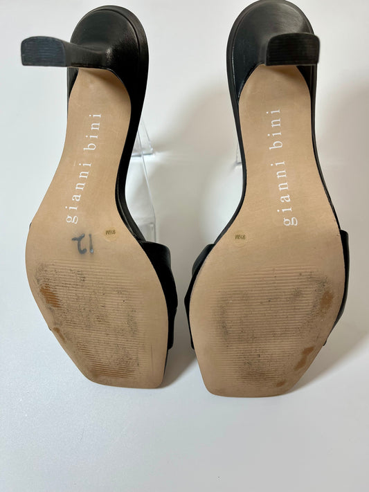 GINNI BINI Black open toed shoe Size-9.5