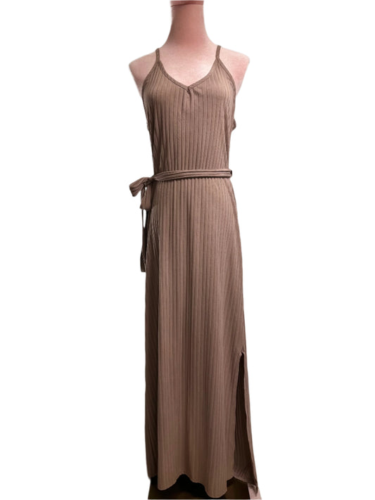 LIVI tan long sleeveless dress Size - L
