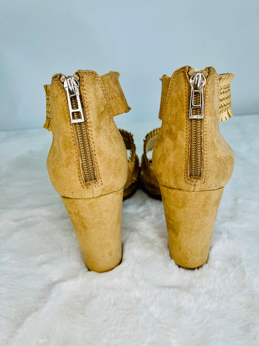 SAM & LIBBY  Tan Heels with zipper in back Size- 8.5