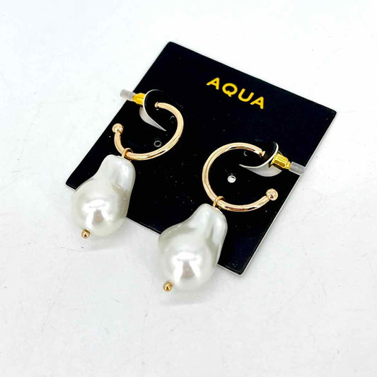 Costume Jewelry -Aqua gold post and pearl earrings