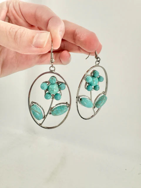 Costume Jewelry Torquoise  dangling flower  earrings